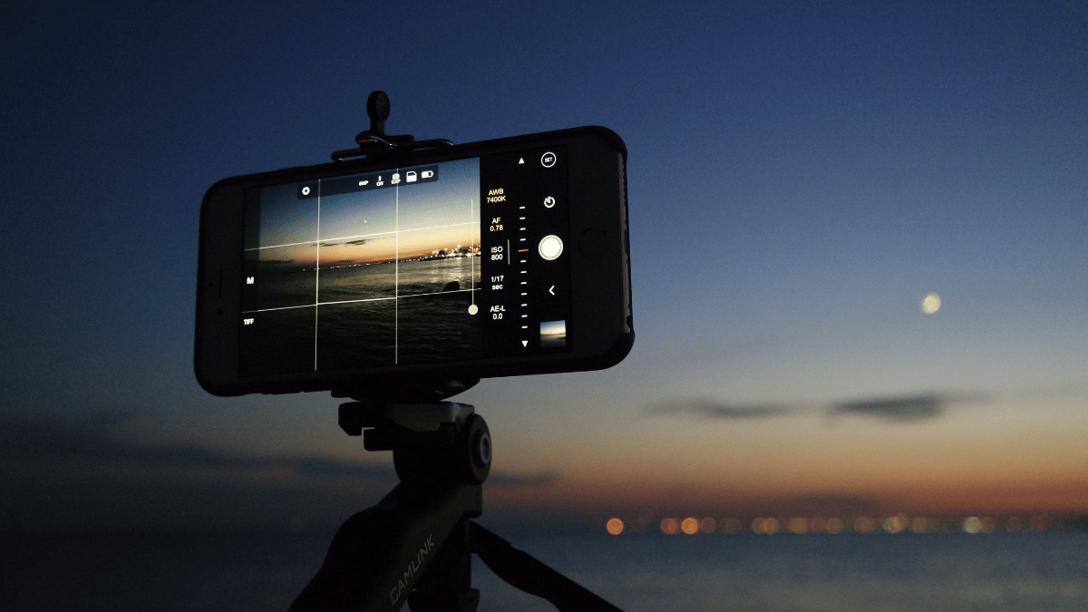 You are currently viewing Best Camera Phones for Night Photography (Low-Light Comparison) 2024