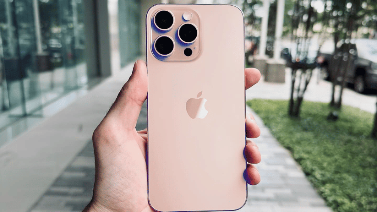 You are currently viewing iPhone 16 Rose Gold: A Luxurious Blend of Beauty and Performance