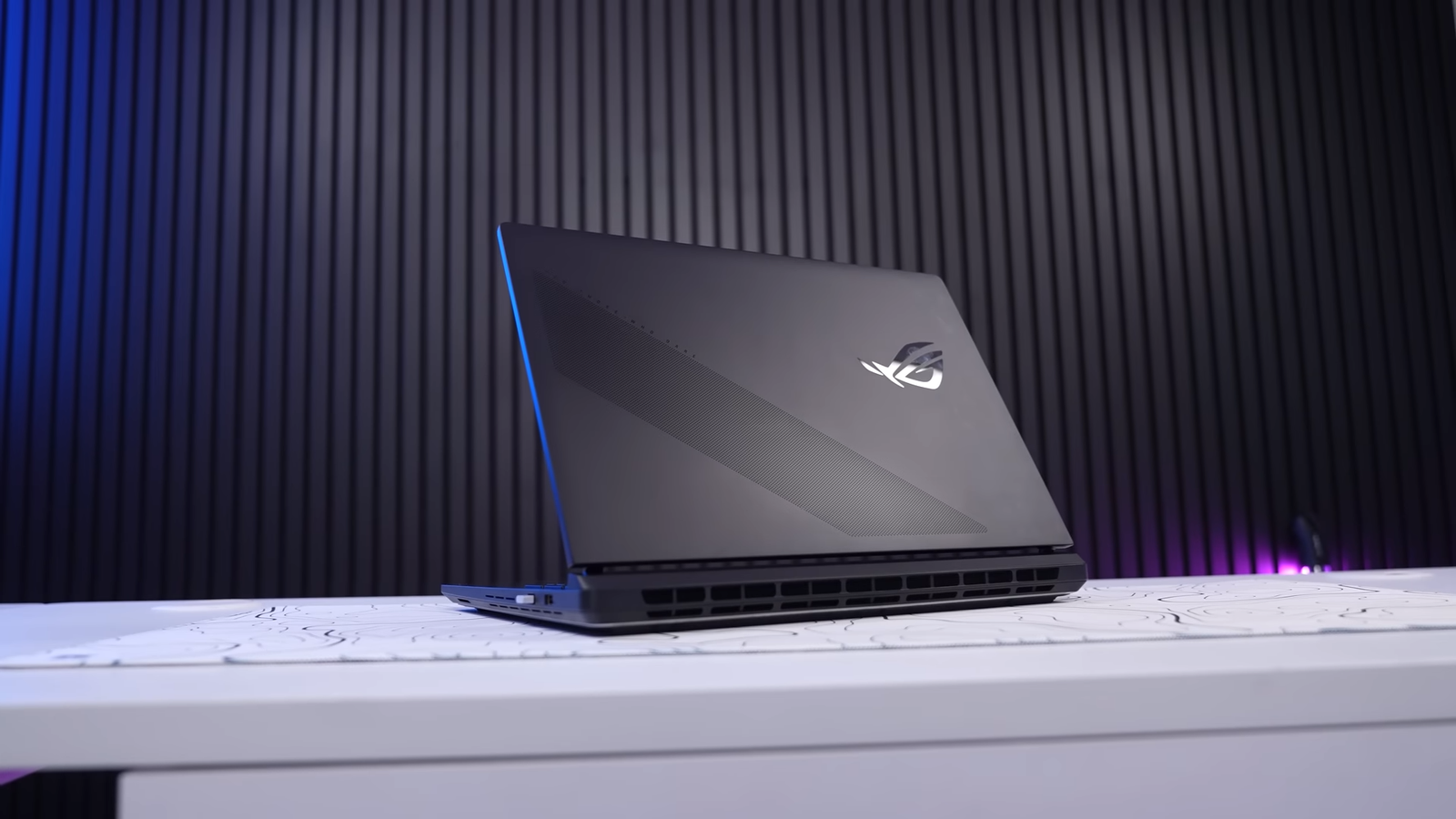 ASUS ROG Strix SCAR 18 (2025) Review: A Portable Powerhouse for Gamers 