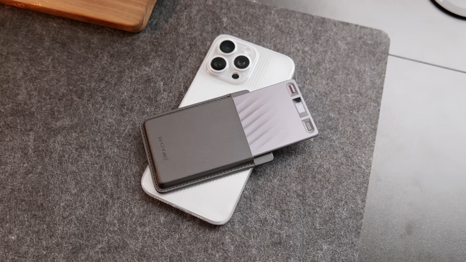 RecPoint AI Voice Recorder: A Compact and Smart Solution for Transcription and Meetings