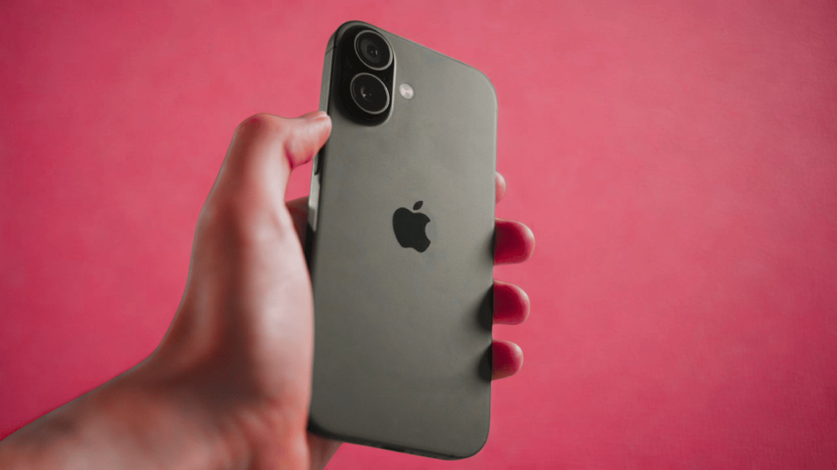 iPhone 17 Review 2025: Apple’s Best Value Upgrade Since the iPhone 11