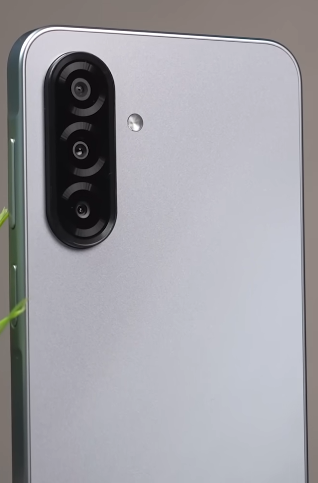 Samsung Galaxy A17 Review